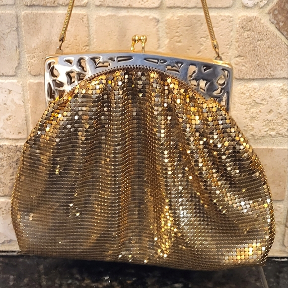 Antique Mesh Whiting & Davis Co Bags. Gold Tone Ornate Hand Bag - Picture 1 of 12